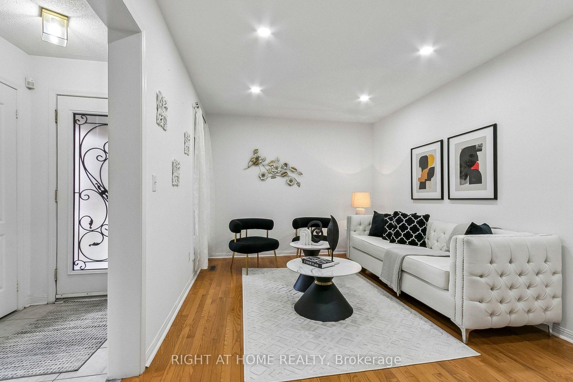 Photo 5 of 1373 Quest Circle, Mississauga, Meadowvale Village — HOMEH
