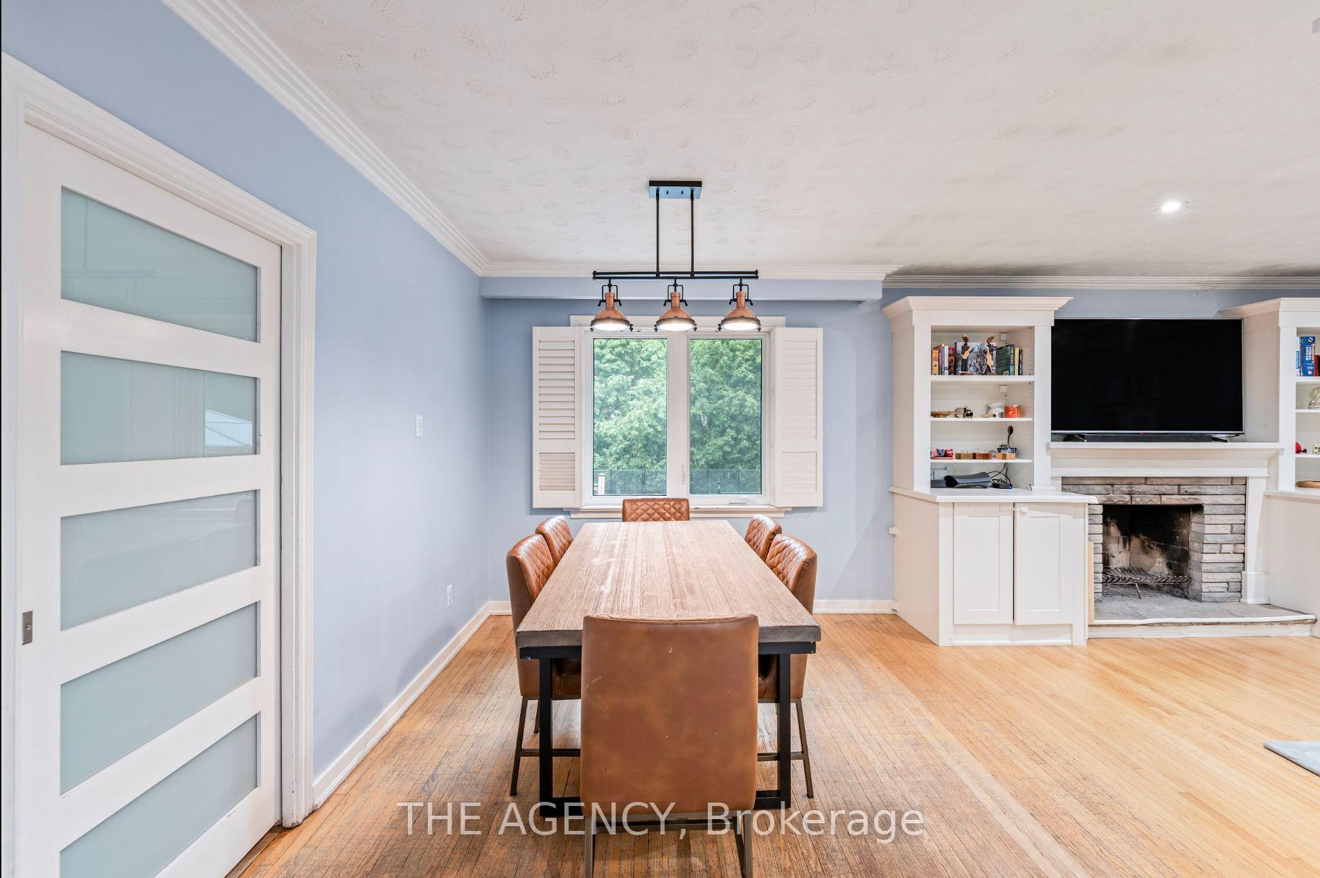 Photo 4 of 261 Wales Crescent, Oakville, Bronte — HOMEH