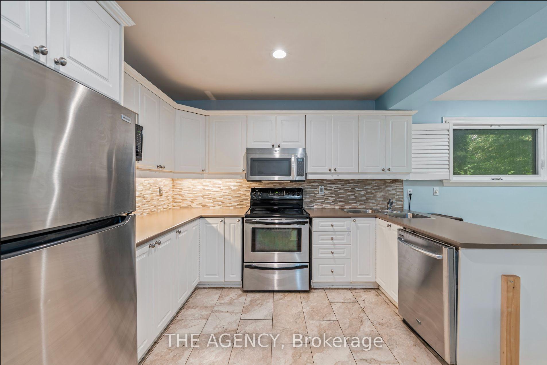 Photo 7 of 261 Wales Crescent, Oakville, Bronte — HOMEH