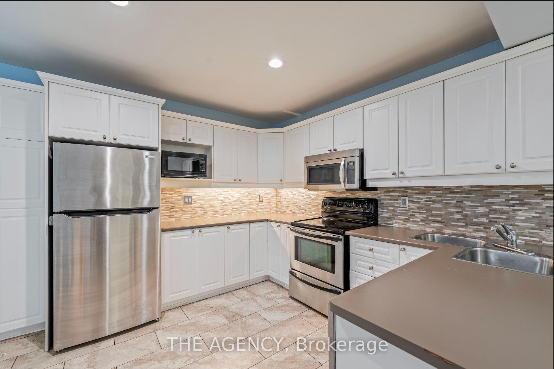 Photo 8 of 261 Wales Crescent, Oakville, Bronte — HOMEH
