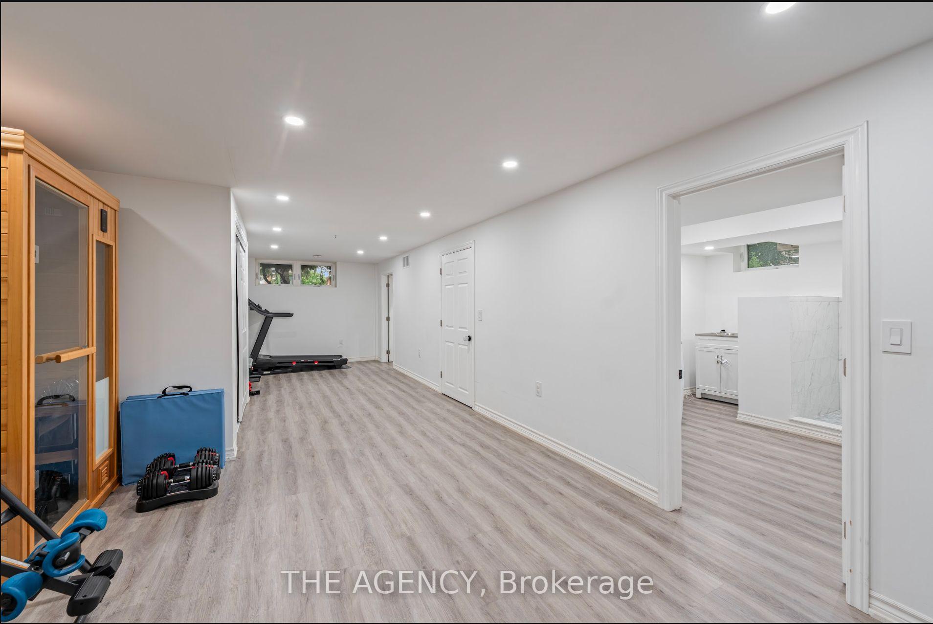Photo 12 of 261 Wales Crescent, Oakville, Bronte — HOMEH