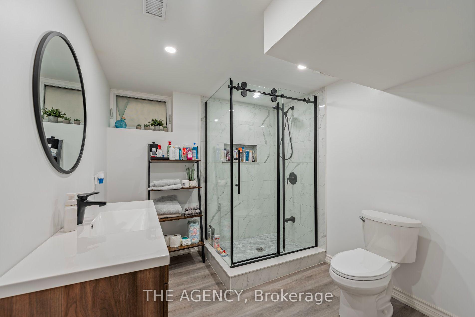 Photo 18 of 261 Wales Crescent, Oakville, Bronte — HOMEH