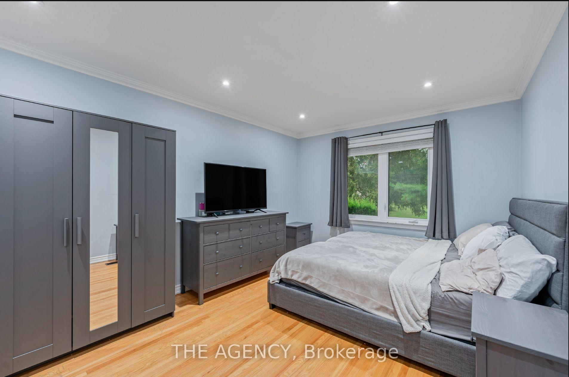 Photo 21 of 261 Wales Crescent, Oakville, Bronte — HOMEH
