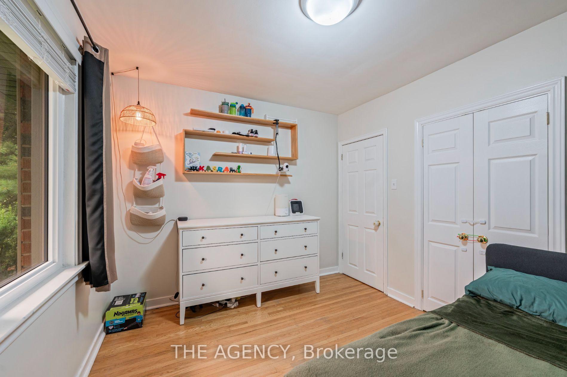 Photo 22 of 261 Wales Crescent, Oakville, Bronte — HOMEH