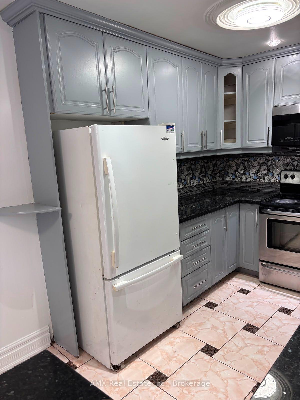 Photo 3 of 14 Camperdown Avenue, Etobicoke, Kingsview Village-The Westway — HOMEH