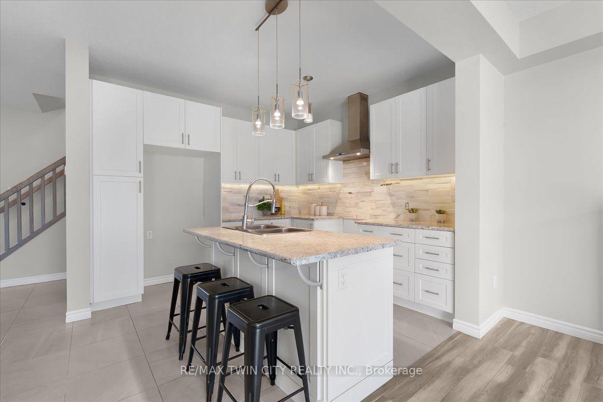 Photo 8 of 109 Links Crescent N, Woodstock, Woodstock - North — HOMEH