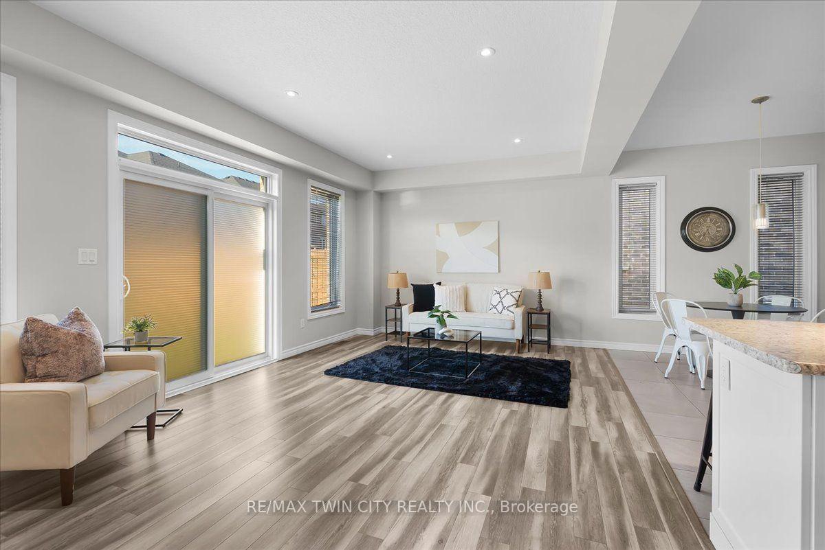 Photo 15 of 109 Links Crescent N, Woodstock, Woodstock - North — HOMEH