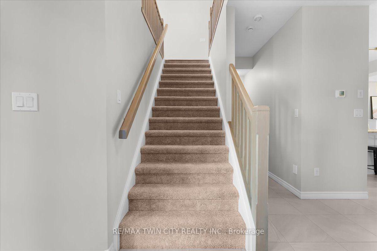 Photo 18 of 109 Links Crescent N, Woodstock, Woodstock - North — HOMEH