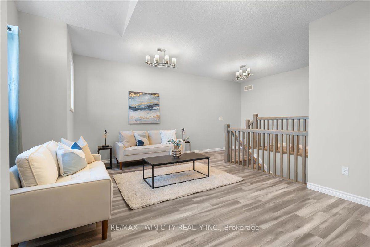 Photo 20 of 109 Links Crescent N, Woodstock, Woodstock - North — HOMEH