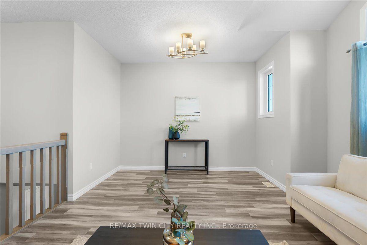 Photo 21 of 109 Links Crescent N, Woodstock, Woodstock - North — HOMEH