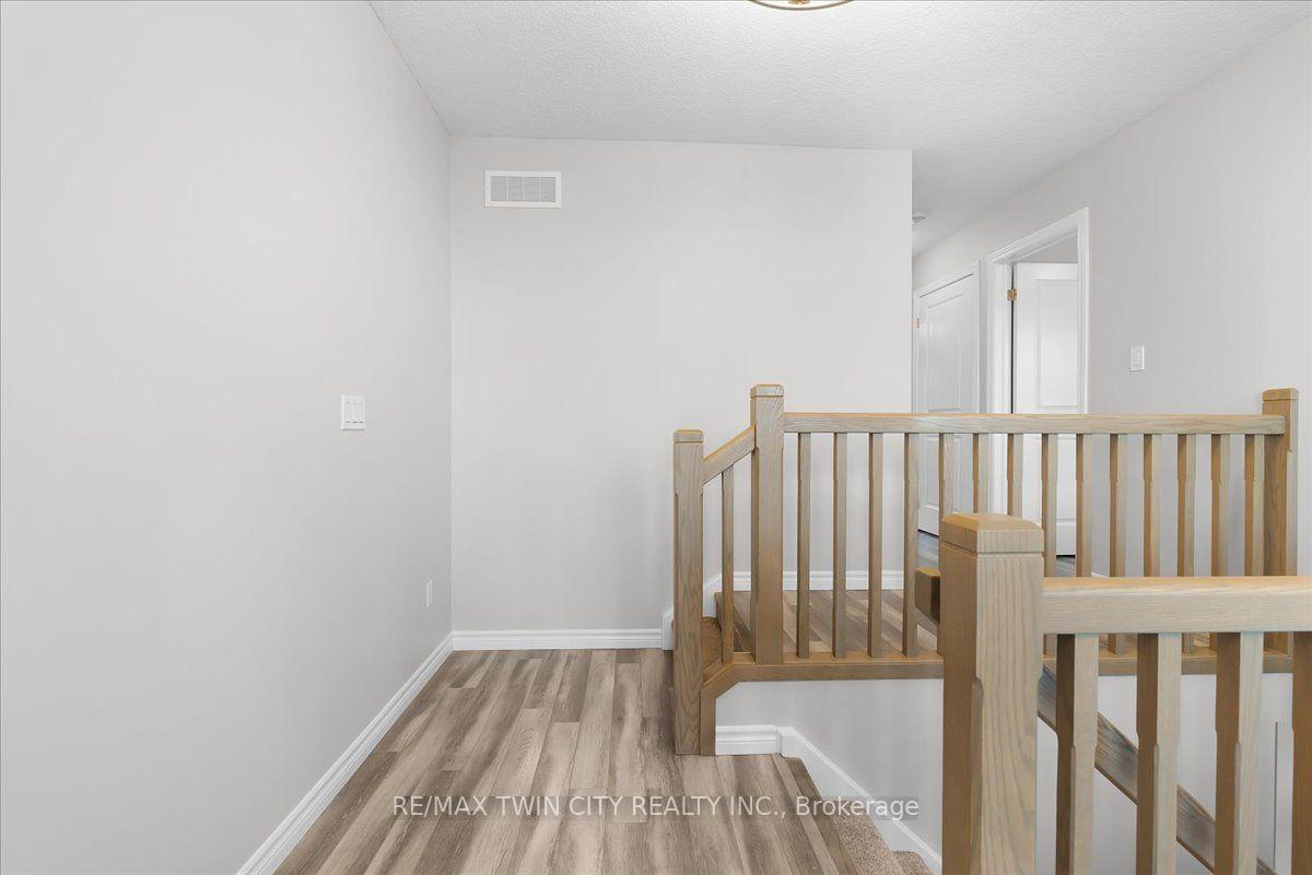 Photo 22 of 109 Links Crescent N, Woodstock, Woodstock - North — HOMEH