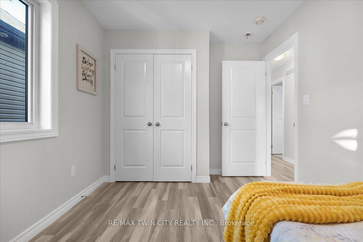 Photo 31 of 109 Links Crescent N, Woodstock, Woodstock - North — HOMEH
