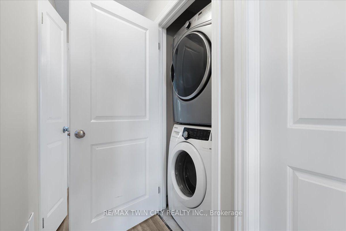 Photo 35 of 109 Links Crescent N, Woodstock, Woodstock - North — HOMEH