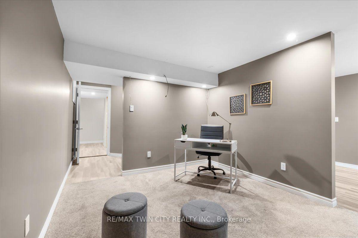 Photo 36 of 109 Links Crescent N, Woodstock, Woodstock - North — HOMEH