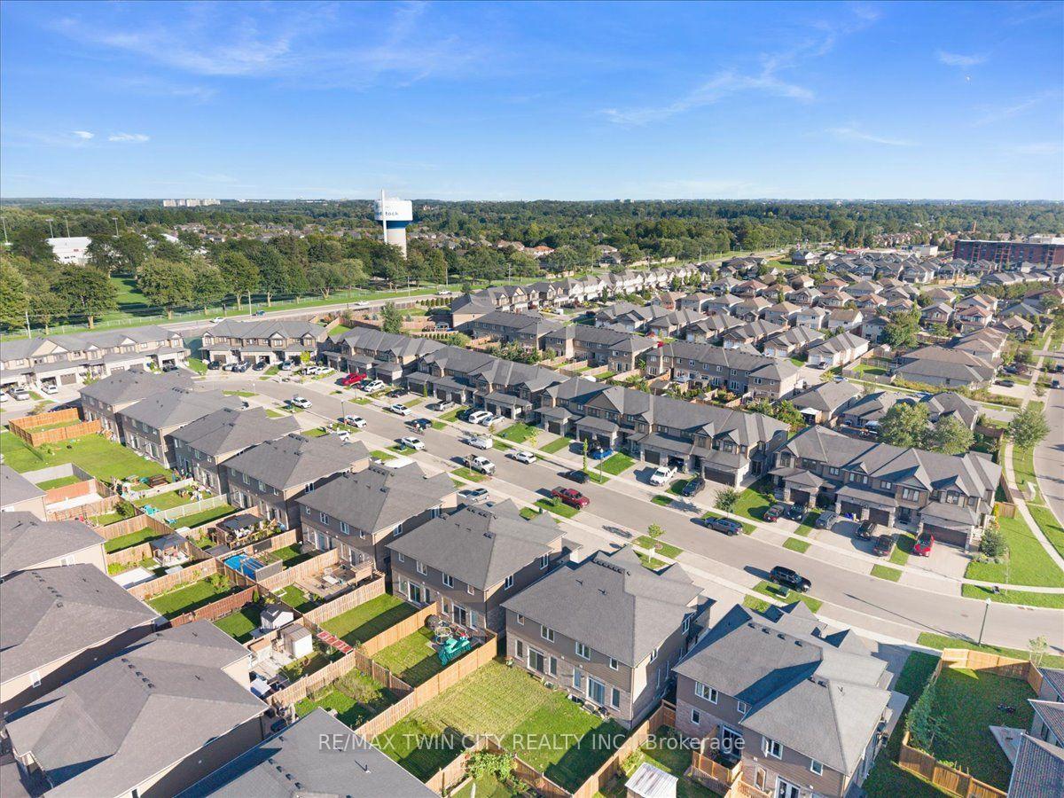 Photo 43 of 109 Links Crescent N, Woodstock, Woodstock - North — HOMEH