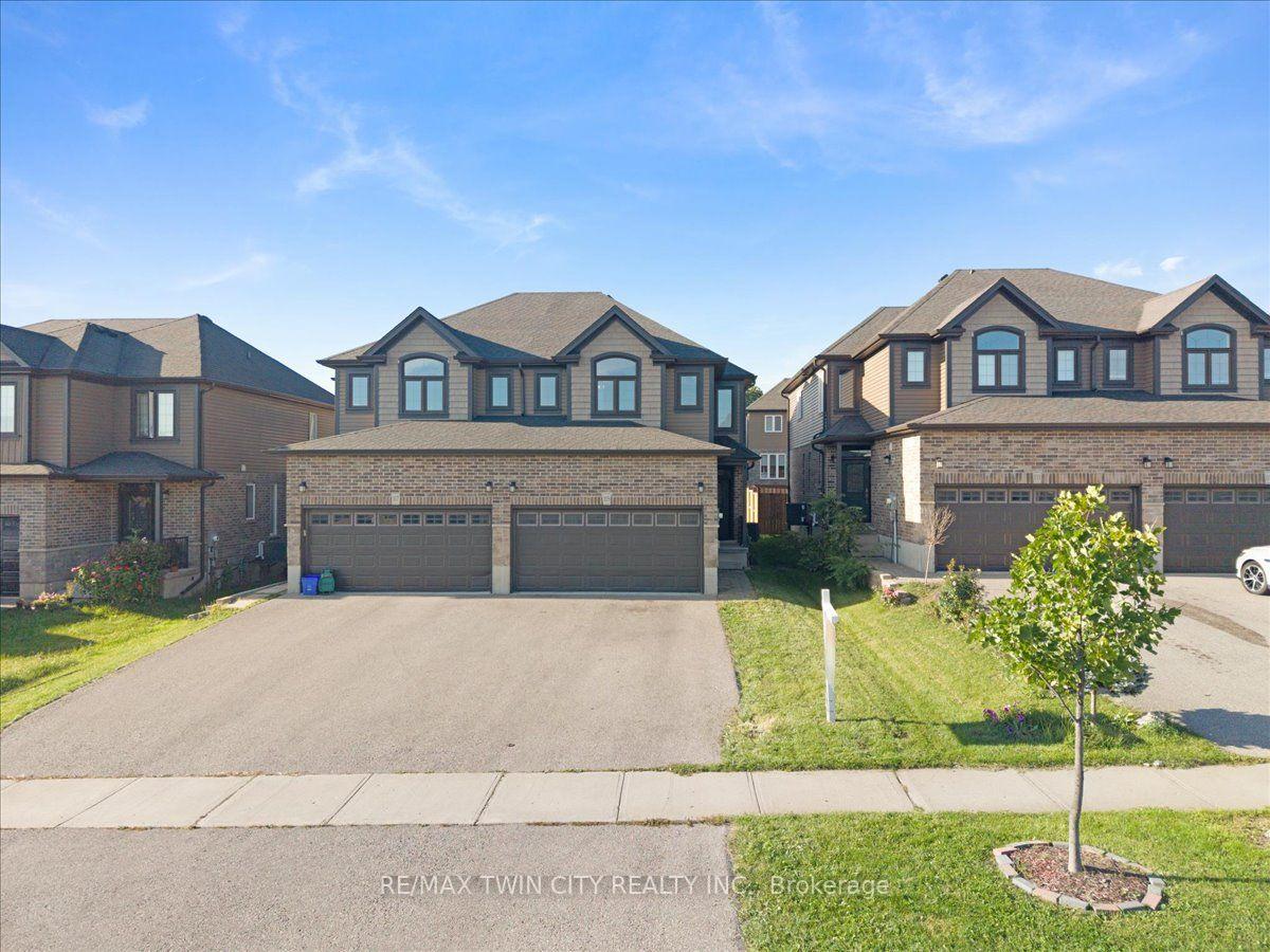 Photo 48 of 109 Links Crescent N, Woodstock, Woodstock - North — HOMEH