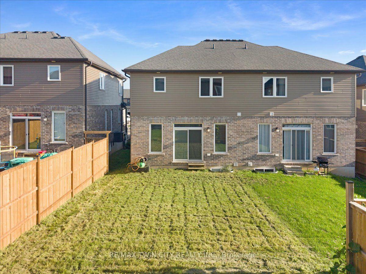 Photo 49 of 109 Links Crescent N, Woodstock, Woodstock - North — HOMEH