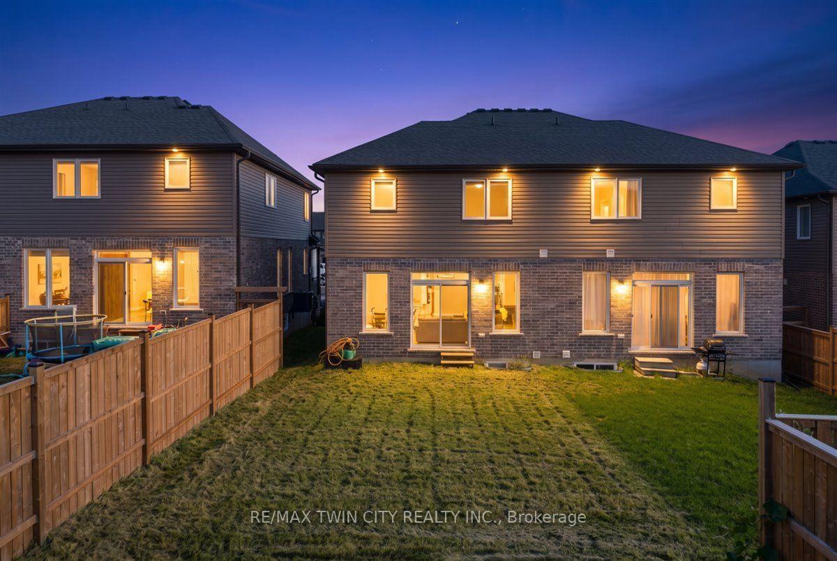 Photo 50 of 109 Links Crescent N, Woodstock, Woodstock - North — HOMEH