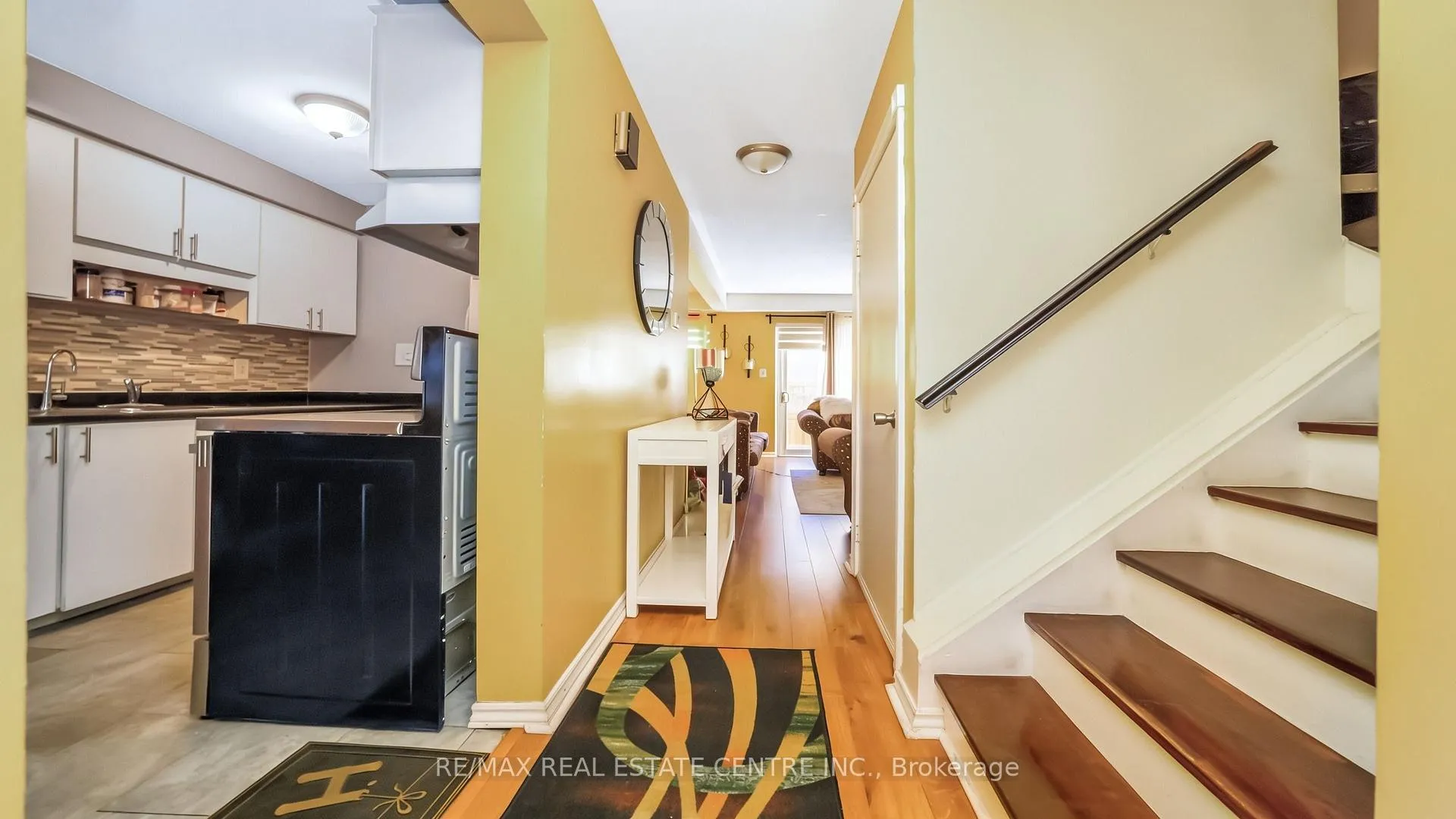 Photo 4 of 59 Craigleigh Crescent, Brampton, Avondale — HOMEH