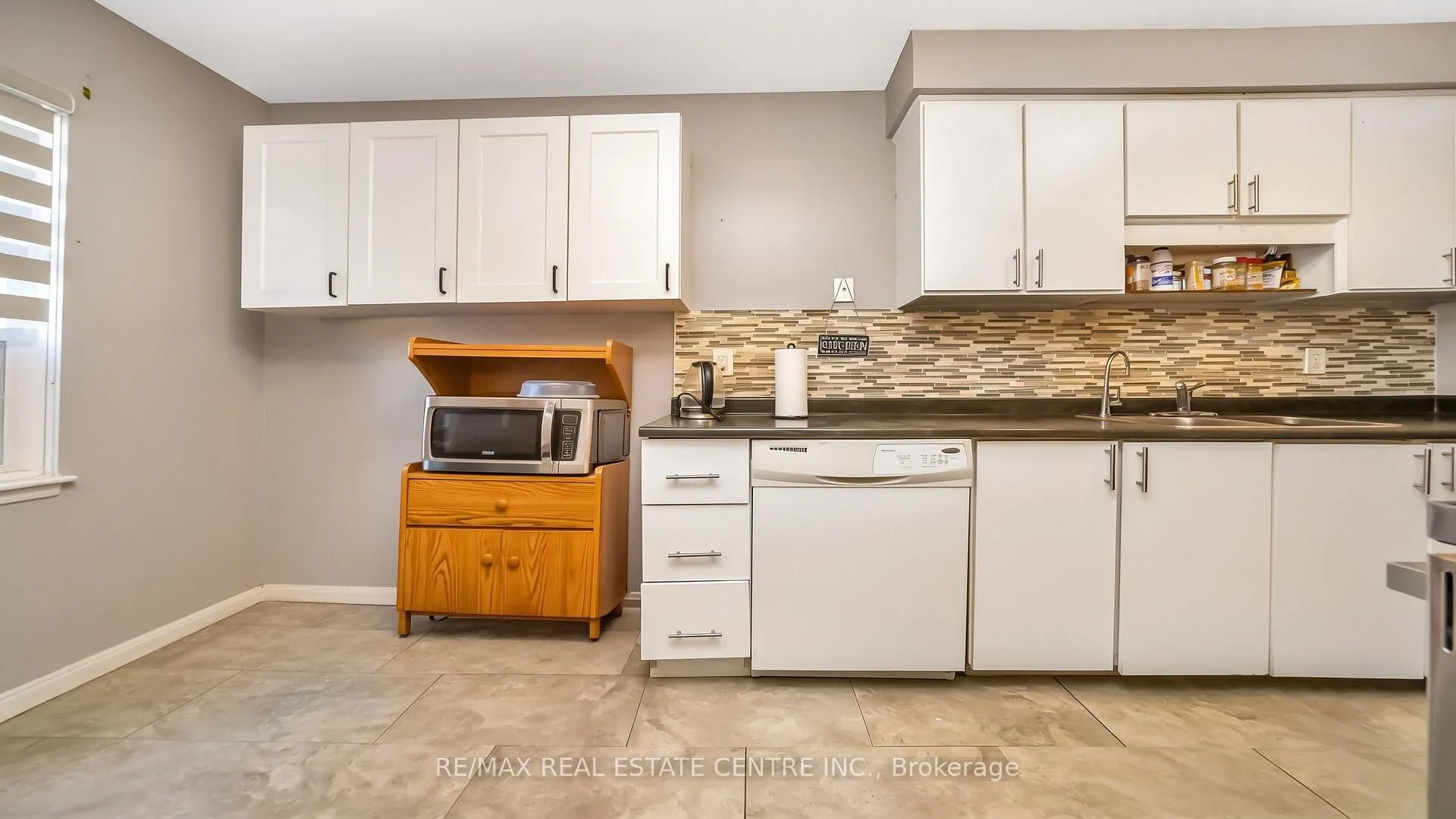 Photo 6 of 59 Craigleigh Crescent, Brampton, Avondale — HOMEH