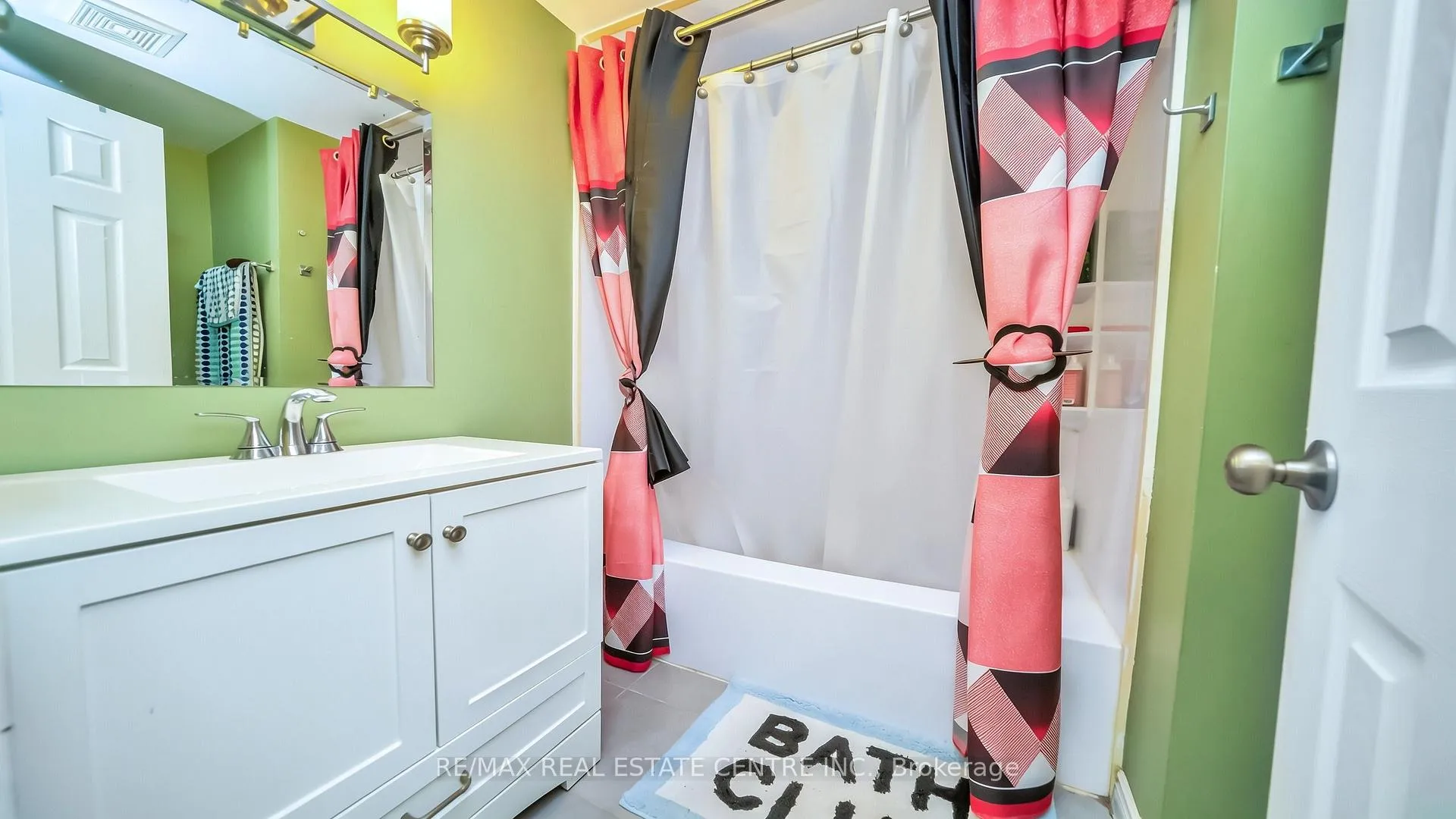 Photo 14 of 59 Craigleigh Crescent, Brampton, Avondale — HOMEH
