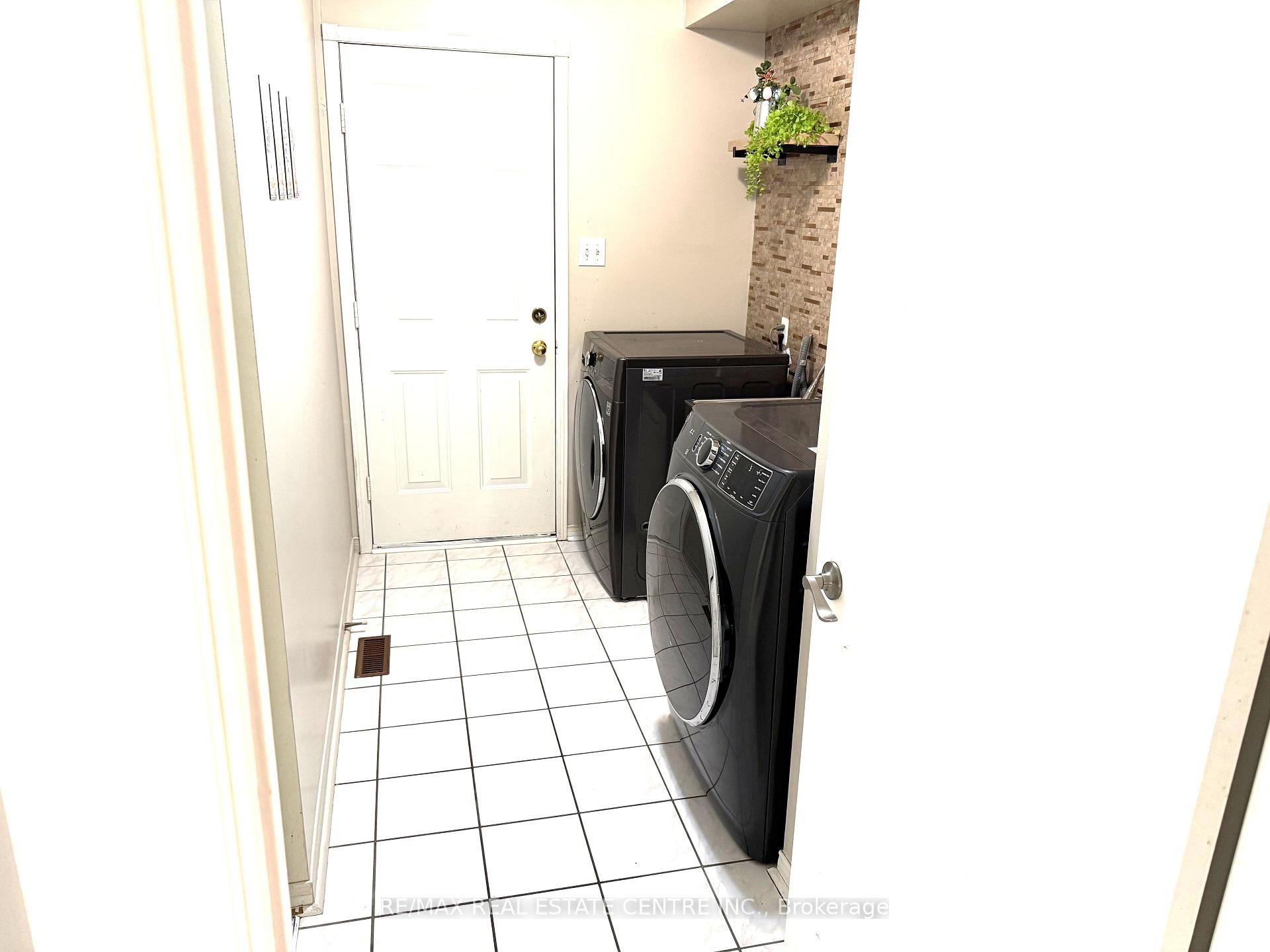 Photo 8 of 28 McIvor Street, Whitby, Rolling Acres — HOMEH