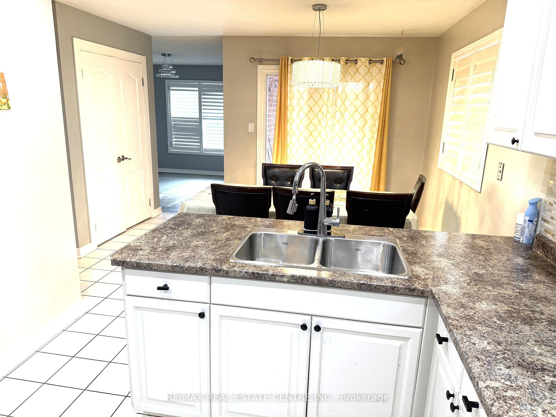 Photo 12 of 28 McIvor Street, Whitby, Rolling Acres — HOMEH