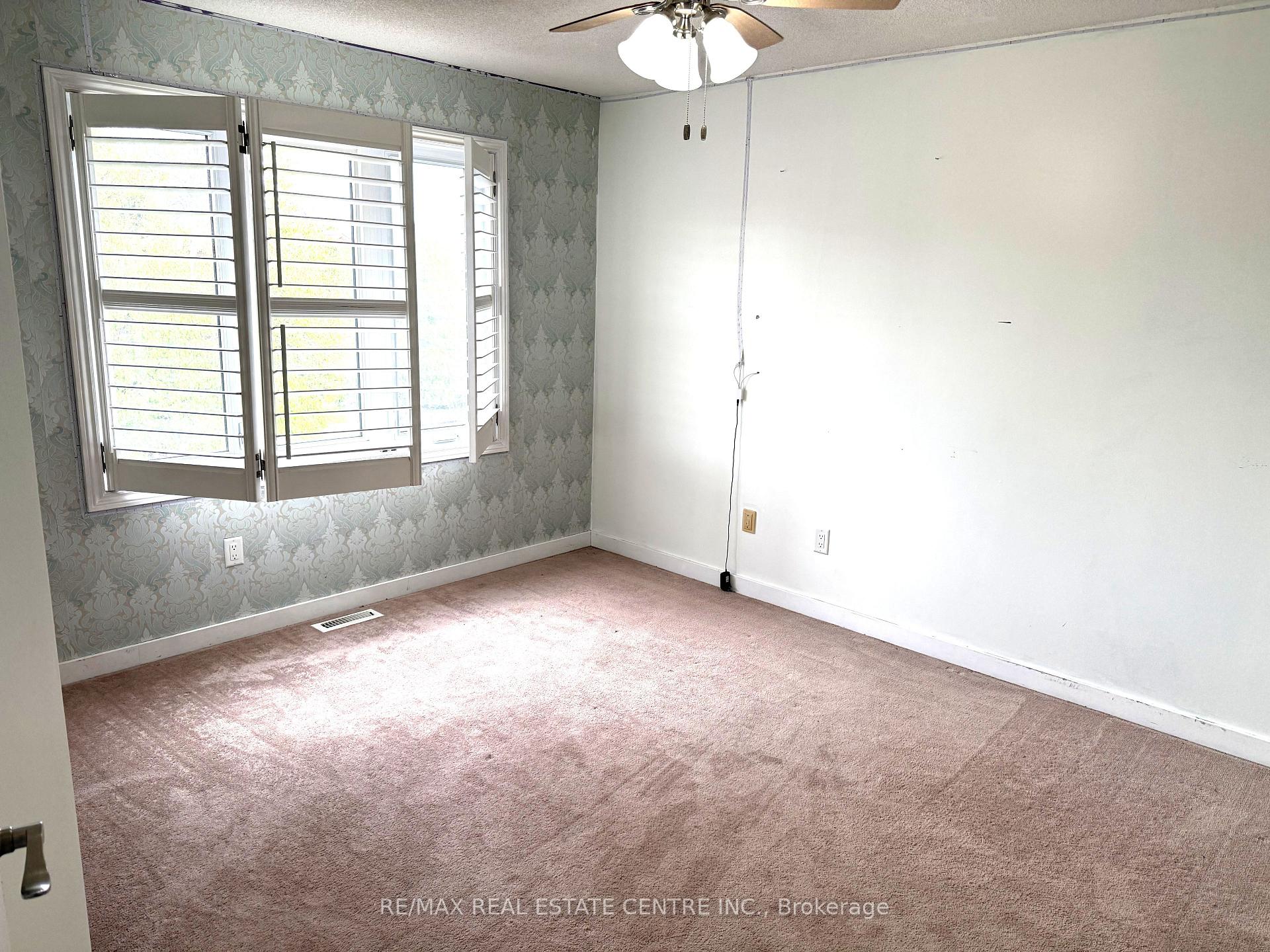 Photo 17 of 28 McIvor Street, Whitby, Rolling Acres — HOMEH