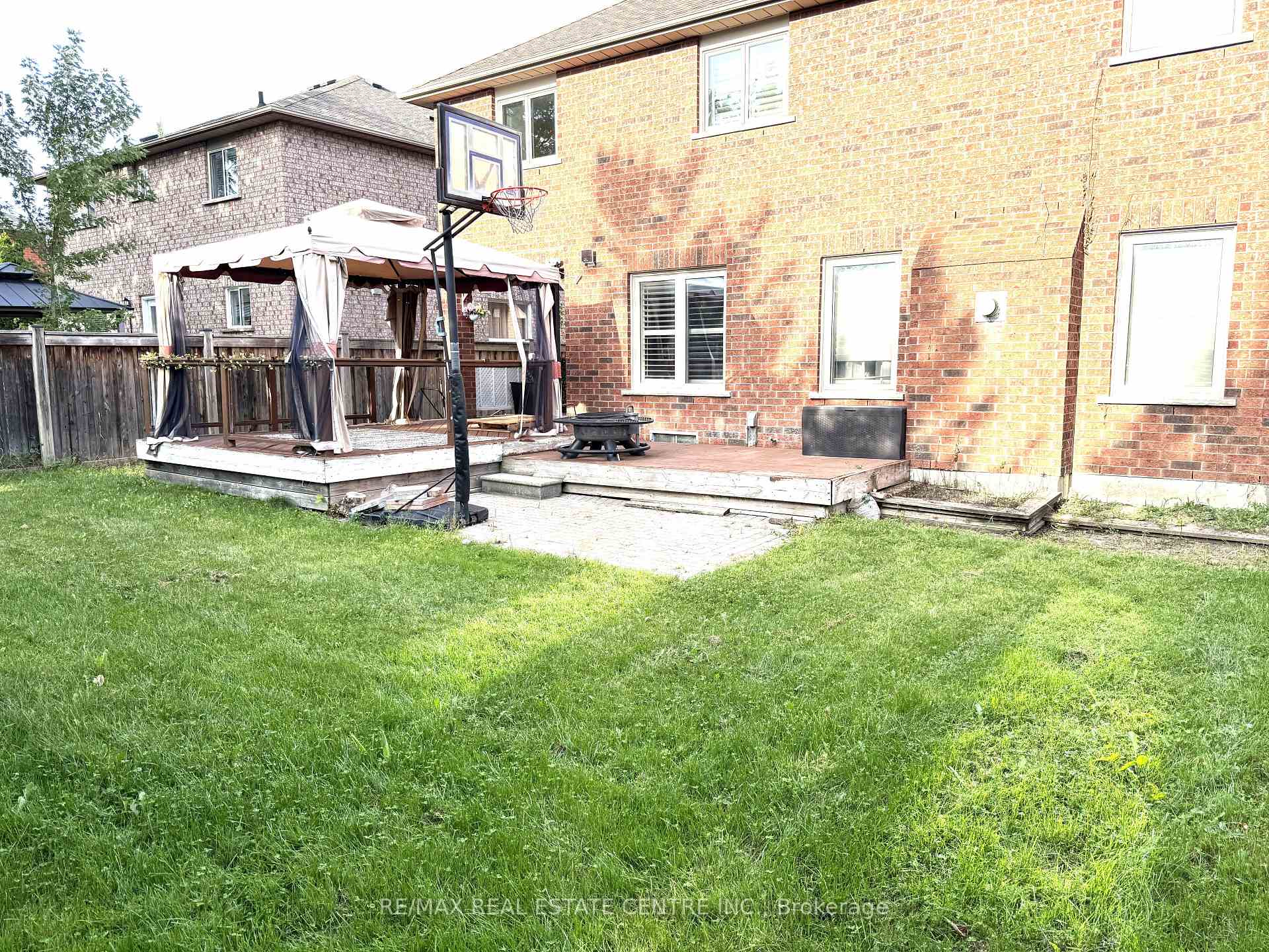 Photo 40 of 28 McIvor Street, Whitby, Rolling Acres — HOMEH