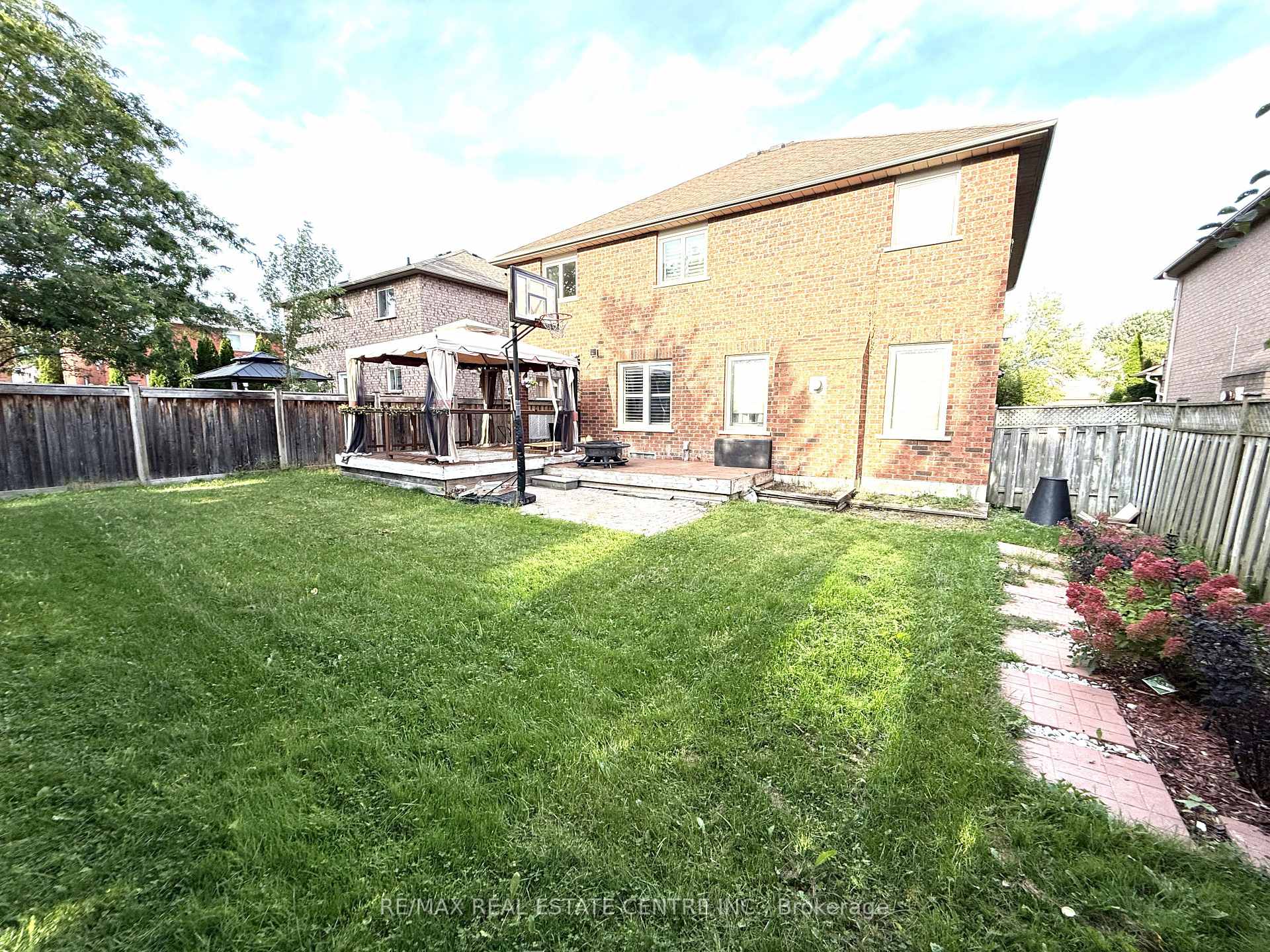 Photo 41 of 28 McIvor Street, Whitby, Rolling Acres — HOMEH
