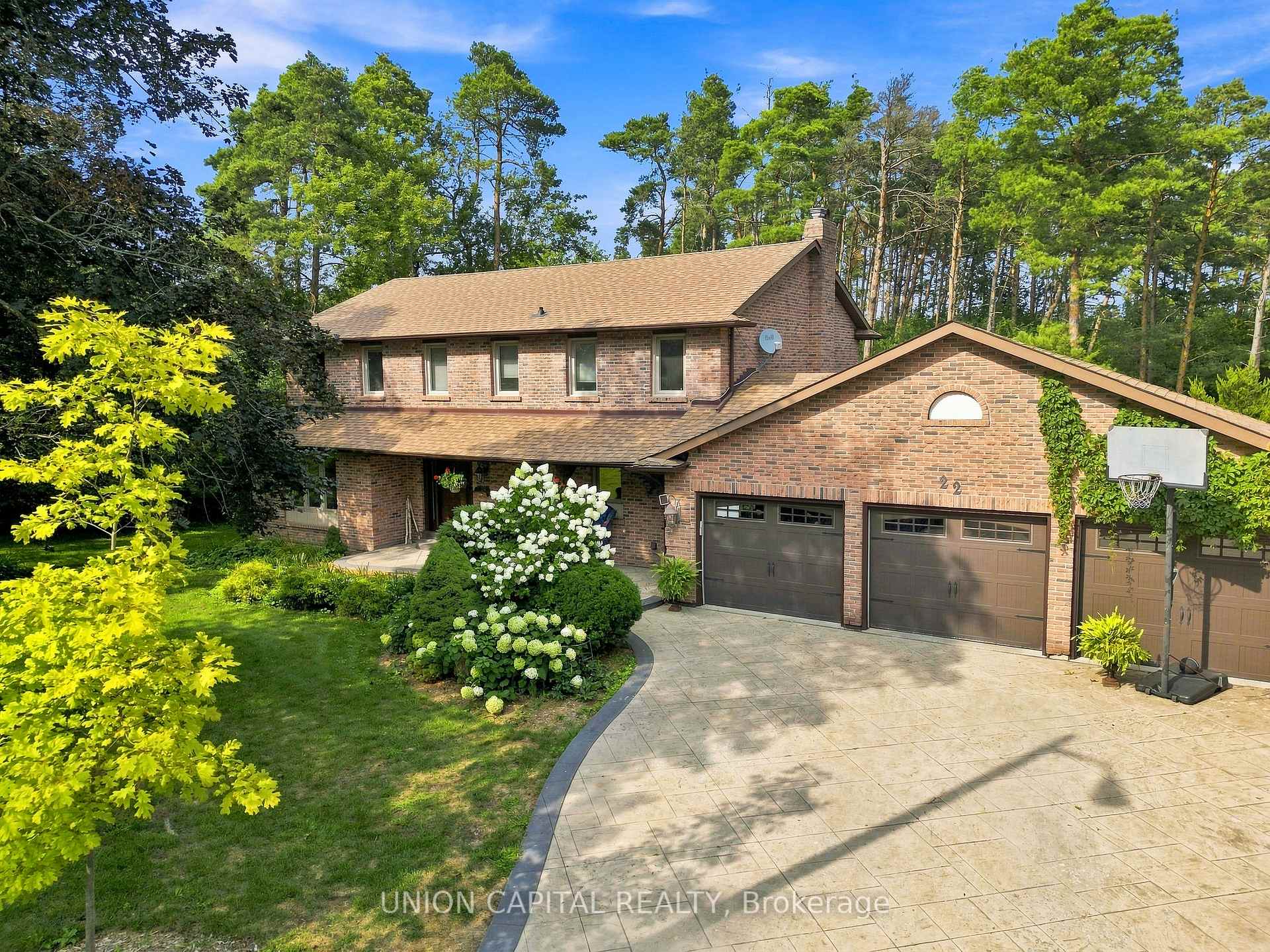 Front of 22 Cynthia Crescent
