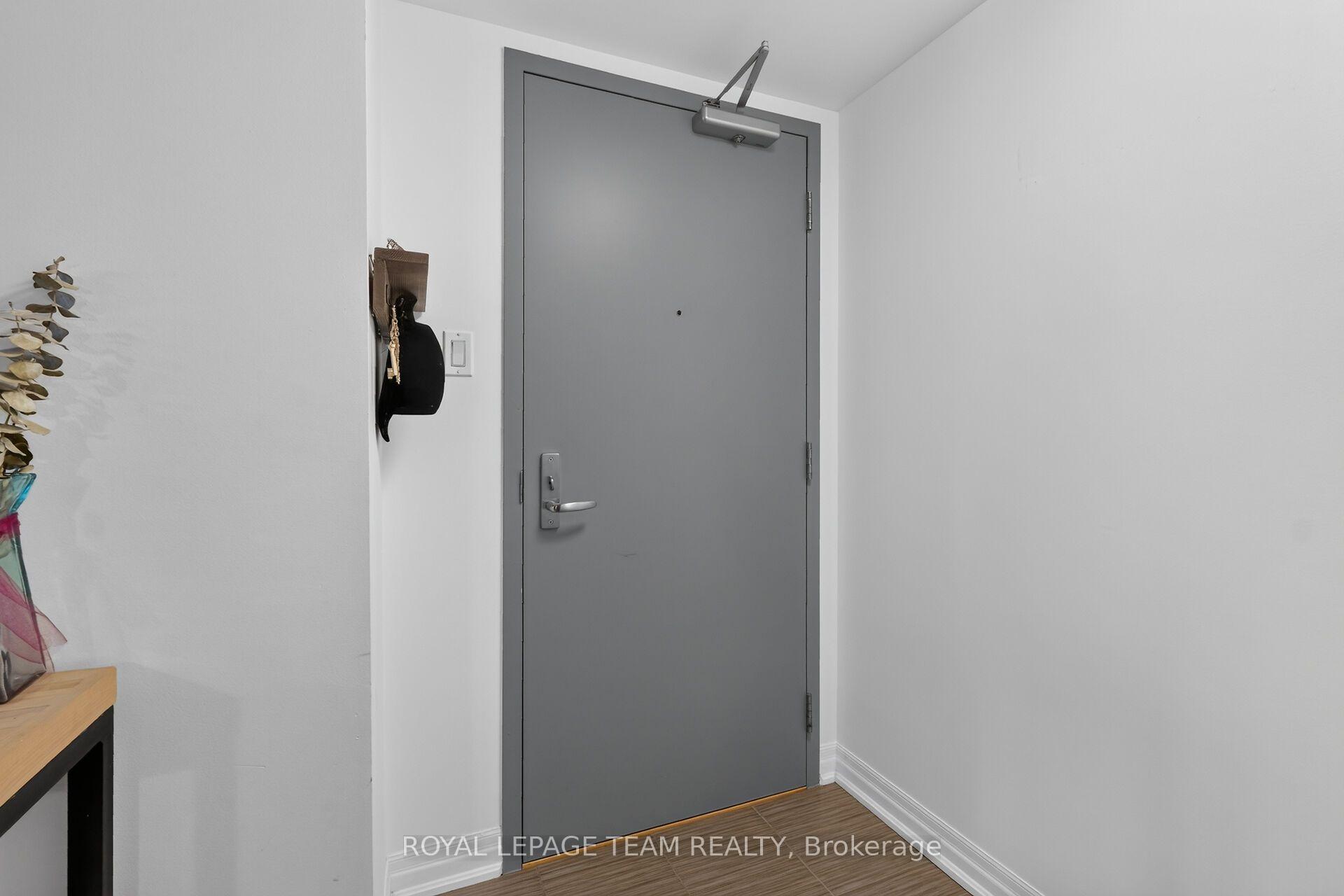 Photo 4 of Unit 706, 90 Landry Street, Ottawa, Vanier — HOMEH