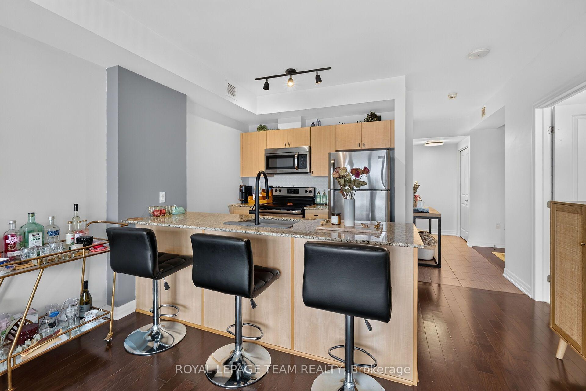 Photo 15 of Unit 706, 90 Landry Street, Ottawa, Vanier — HOMEH