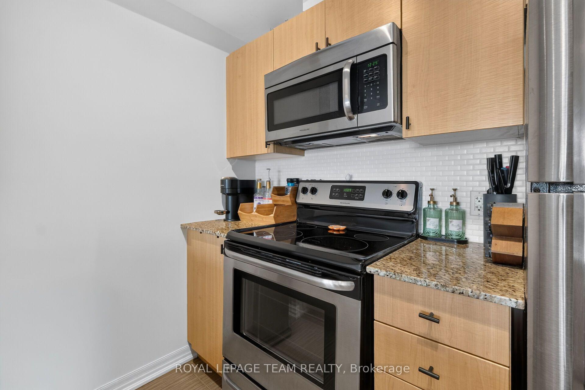 Photo 17 of Unit 706, 90 Landry Street, Ottawa, Vanier — HOMEH
