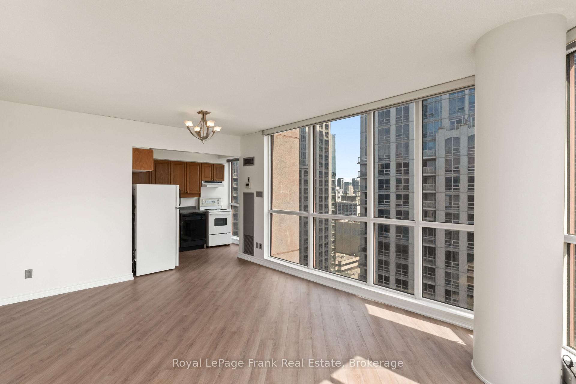 Photo 7 of Unit 2910, 736 Bay Street, Toronto, Bay Street Corridor — HOMEH