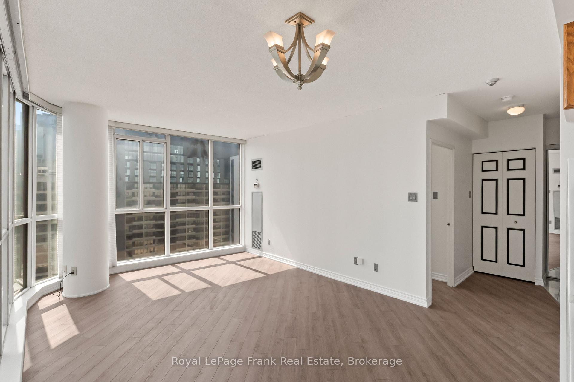 Photo 8 of Unit 2910, 736 Bay Street, Toronto, Bay Street Corridor — HOMEH