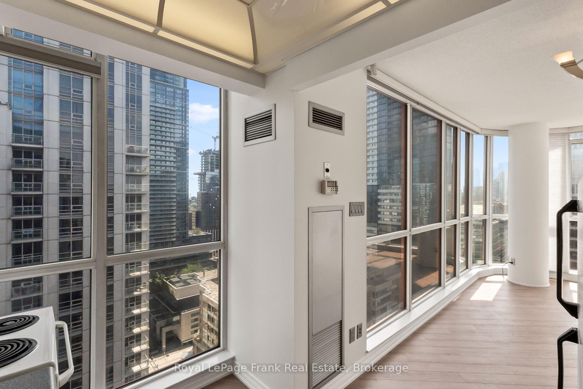 Photo 13 of Unit 2910, 736 Bay Street, Toronto, Bay Street Corridor — HOMEH