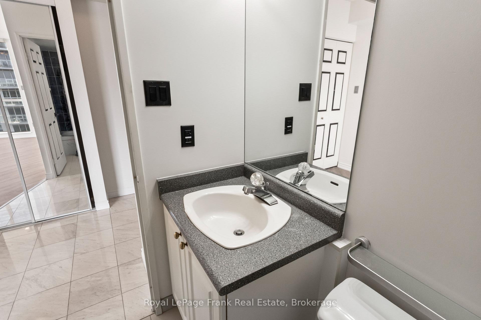 Photo 23 of Unit 2910, 736 Bay Street, Toronto, Bay Street Corridor — HOMEH