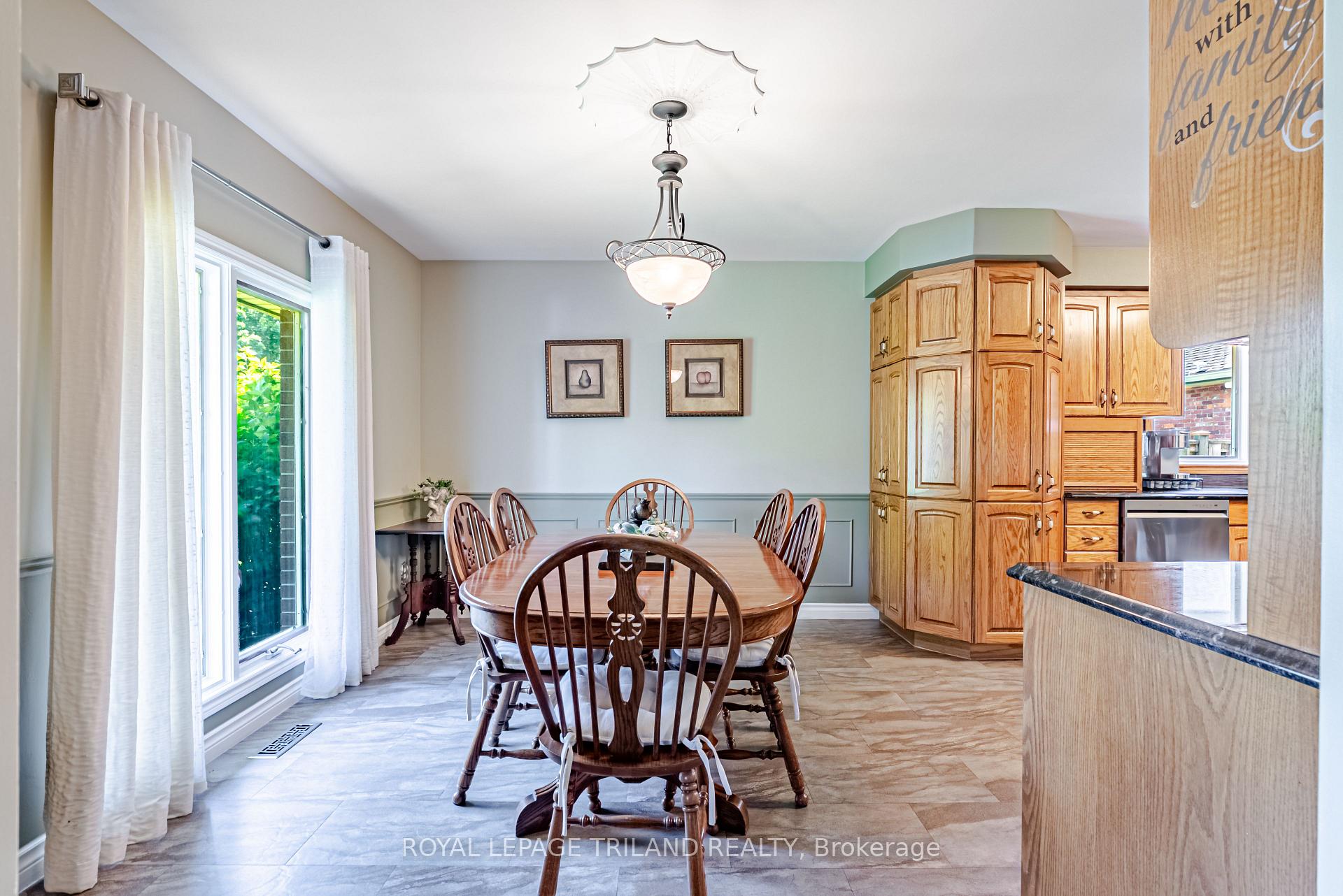 Photo 11 of 189 Huntington Crescent, Thames Centre, Dorchester — HOMEH