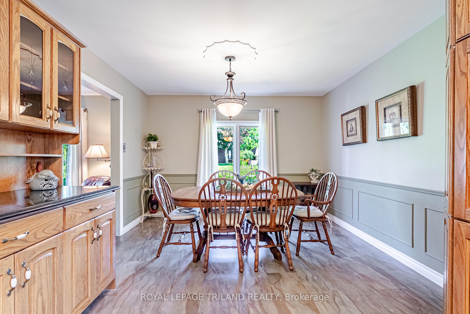 Photo 12 of 189 Huntington Crescent, Thames Centre, Dorchester — HOMEH