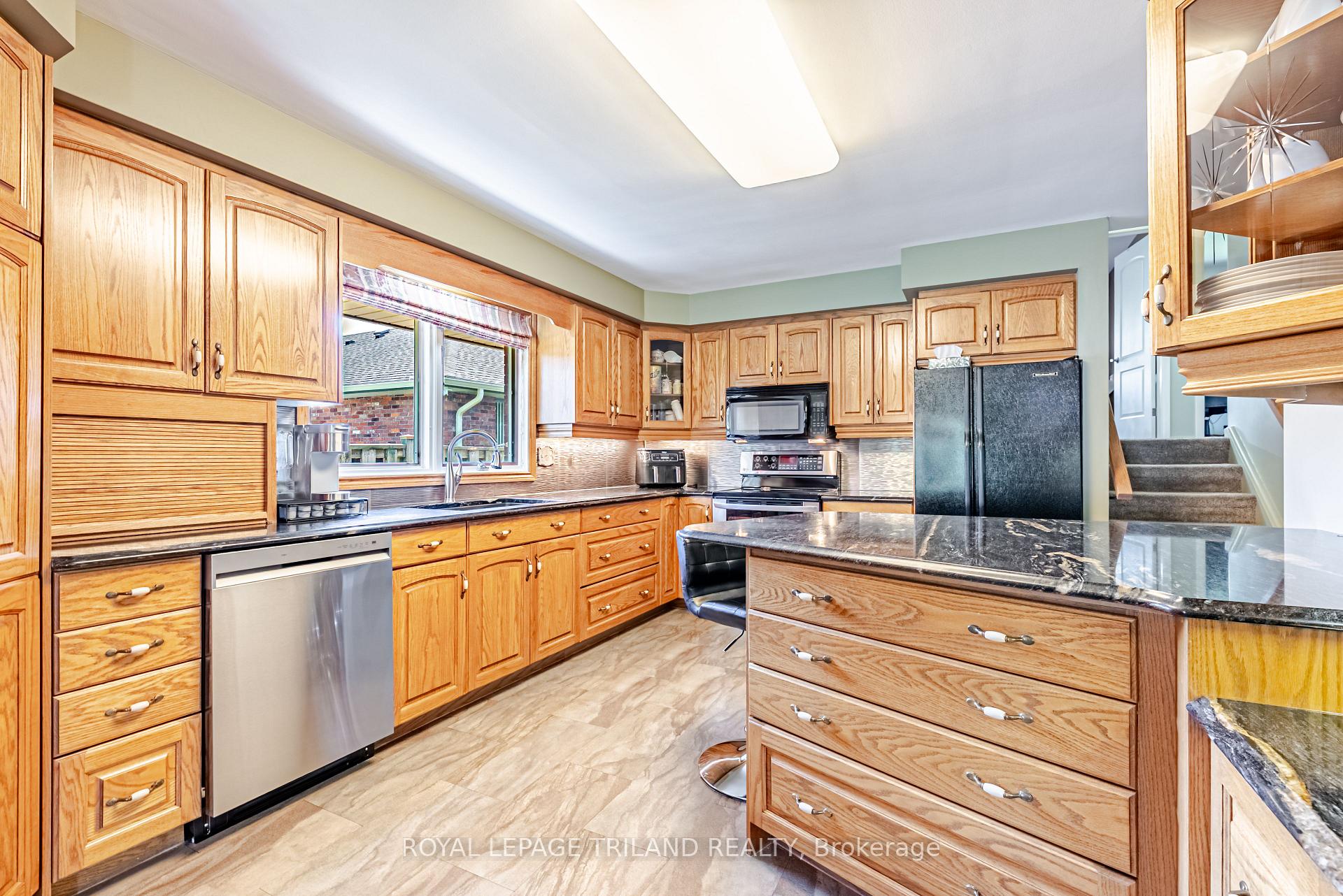 Photo 16 of 189 Huntington Crescent, Thames Centre, Dorchester — HOMEH