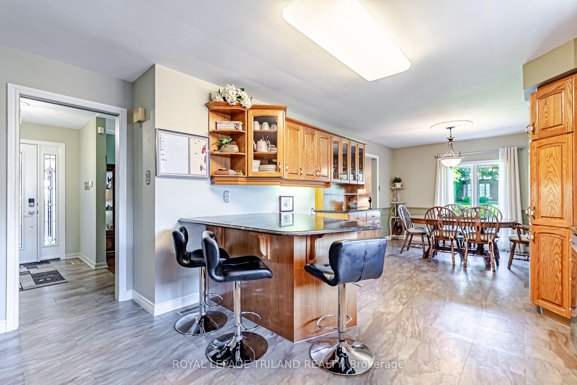 Photo 17 of 189 Huntington Crescent, Thames Centre, Dorchester — HOMEH
