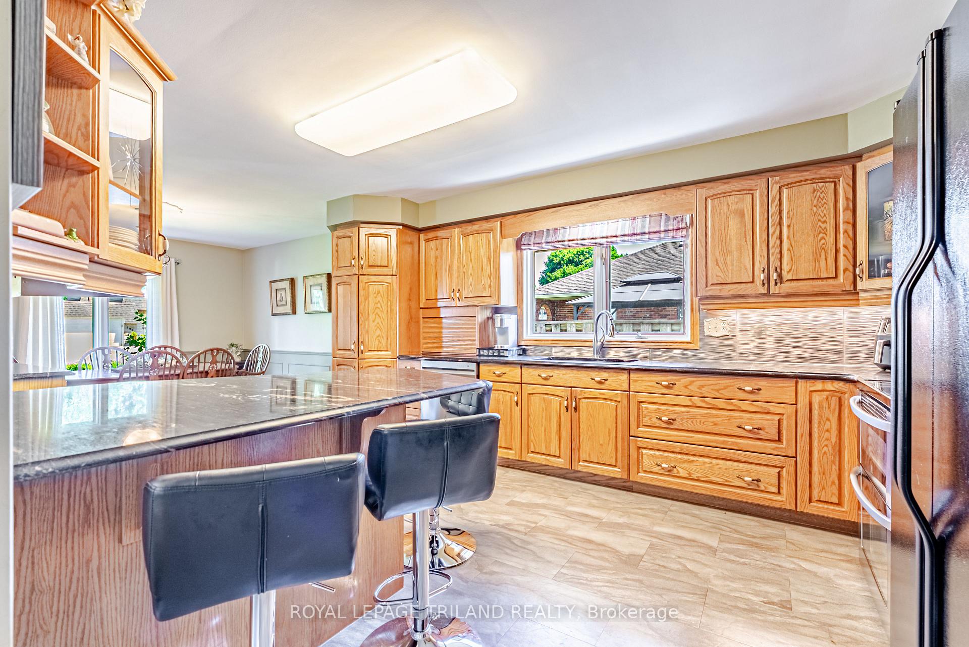 Photo 18 of 189 Huntington Crescent, Thames Centre, Dorchester — HOMEH