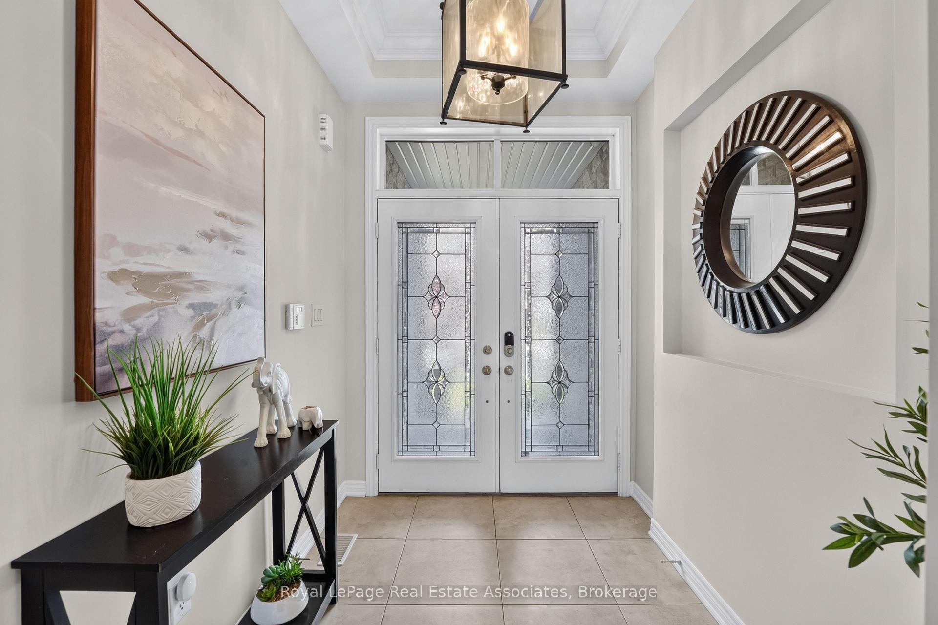 Photo 2 of 2320 Wuthering Heights Way, Oakville, Bronte Creek — HOMEH
