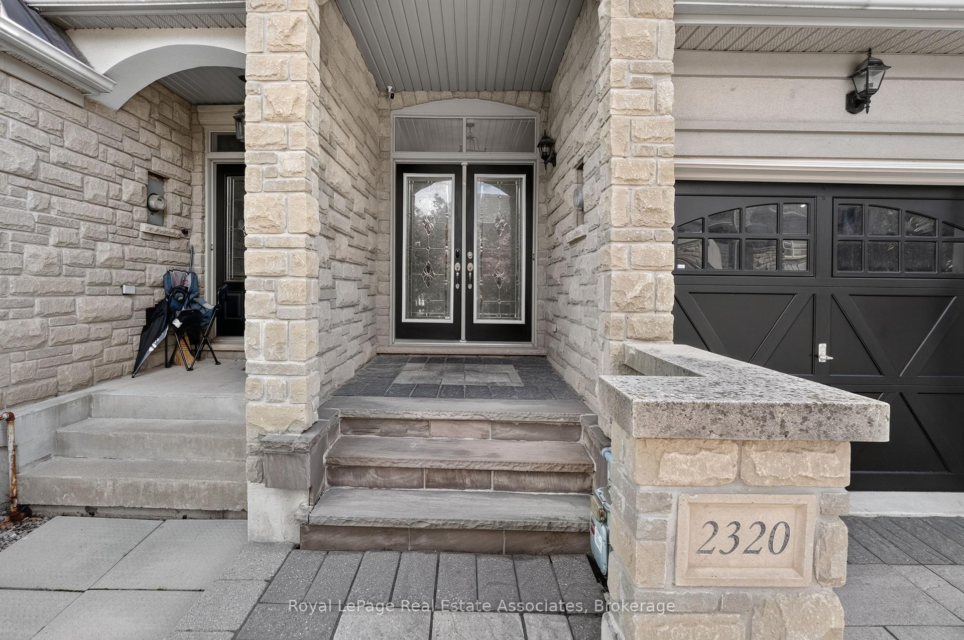 Photo 7 of 2320 Wuthering Heights Way, Oakville, Bronte Creek — HOMEH