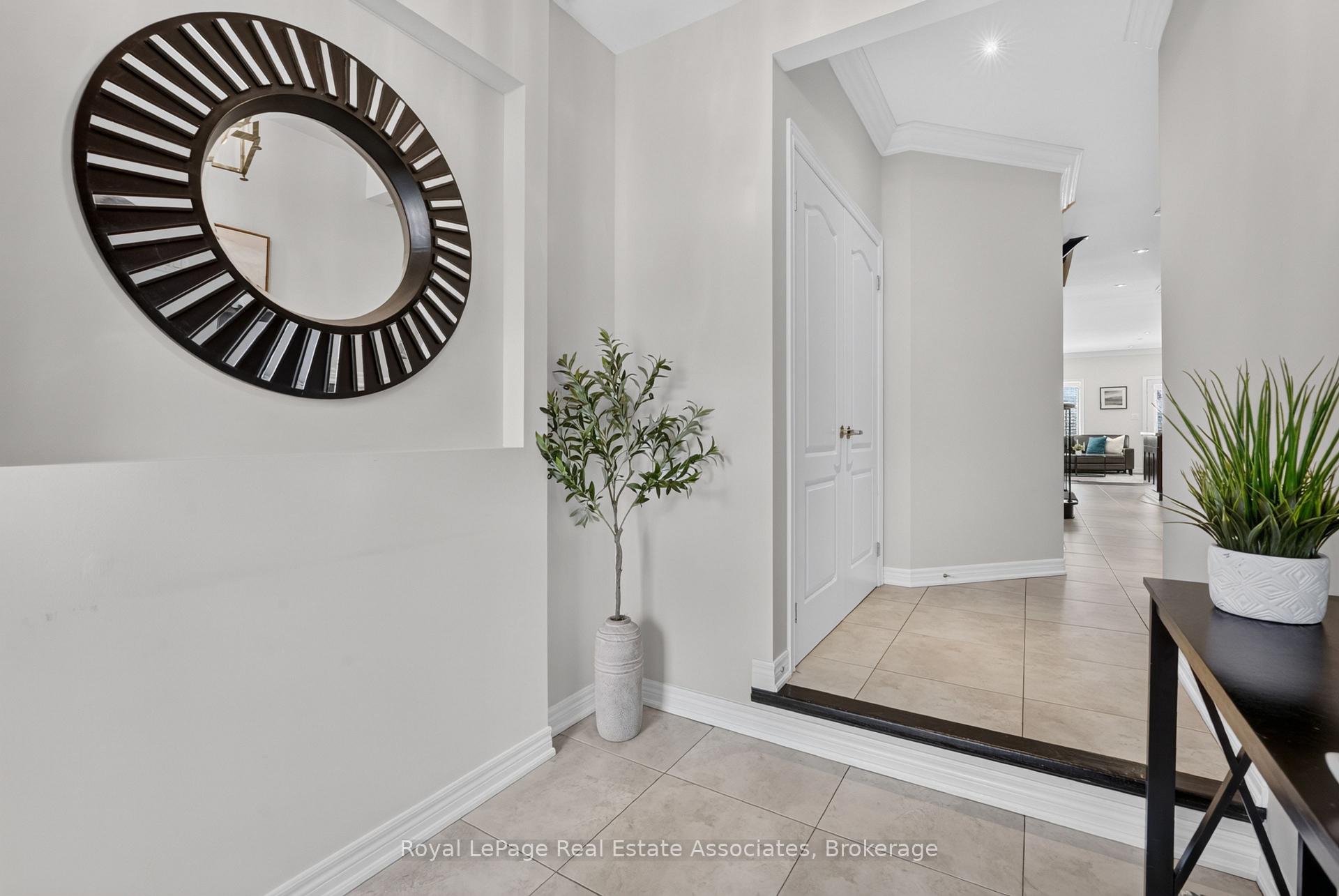 Photo 8 of 2320 Wuthering Heights Way, Oakville, Bronte Creek — HOMEH