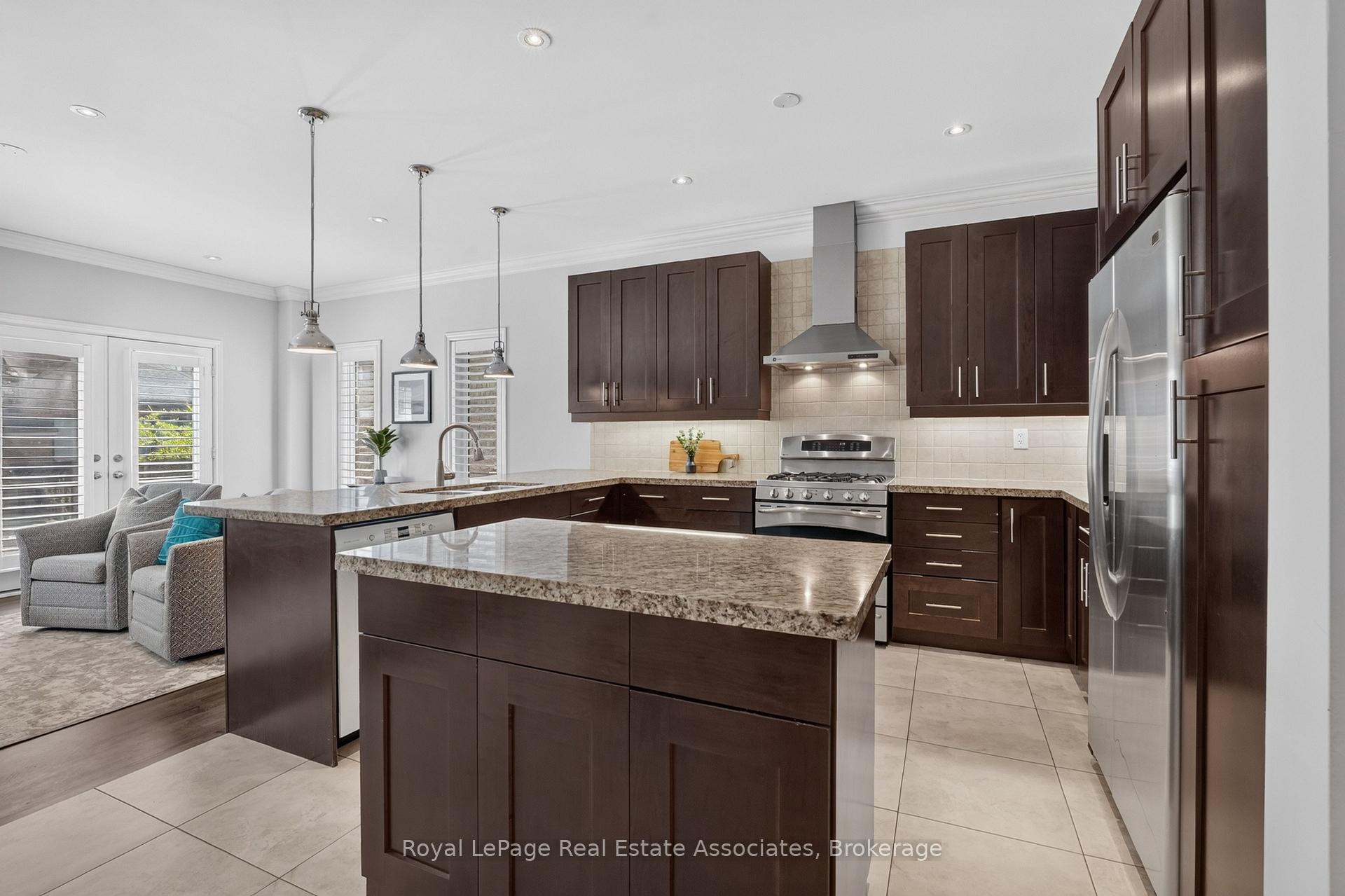 Photo 10 of 2320 Wuthering Heights Way, Oakville, Bronte Creek — HOMEH