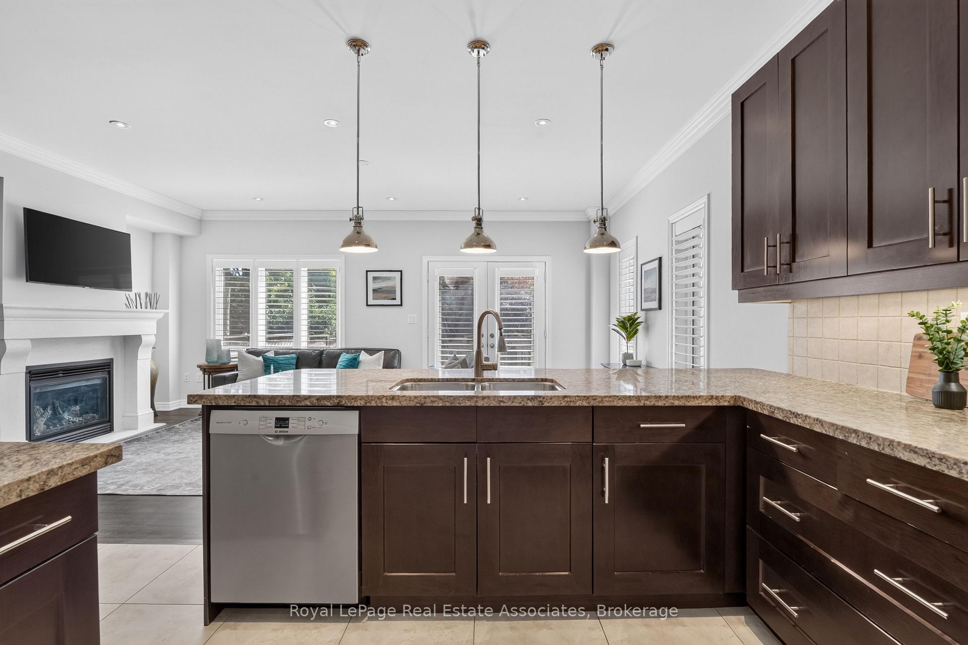 Photo 13 of 2320 Wuthering Heights Way, Oakville, Bronte Creek — HOMEH