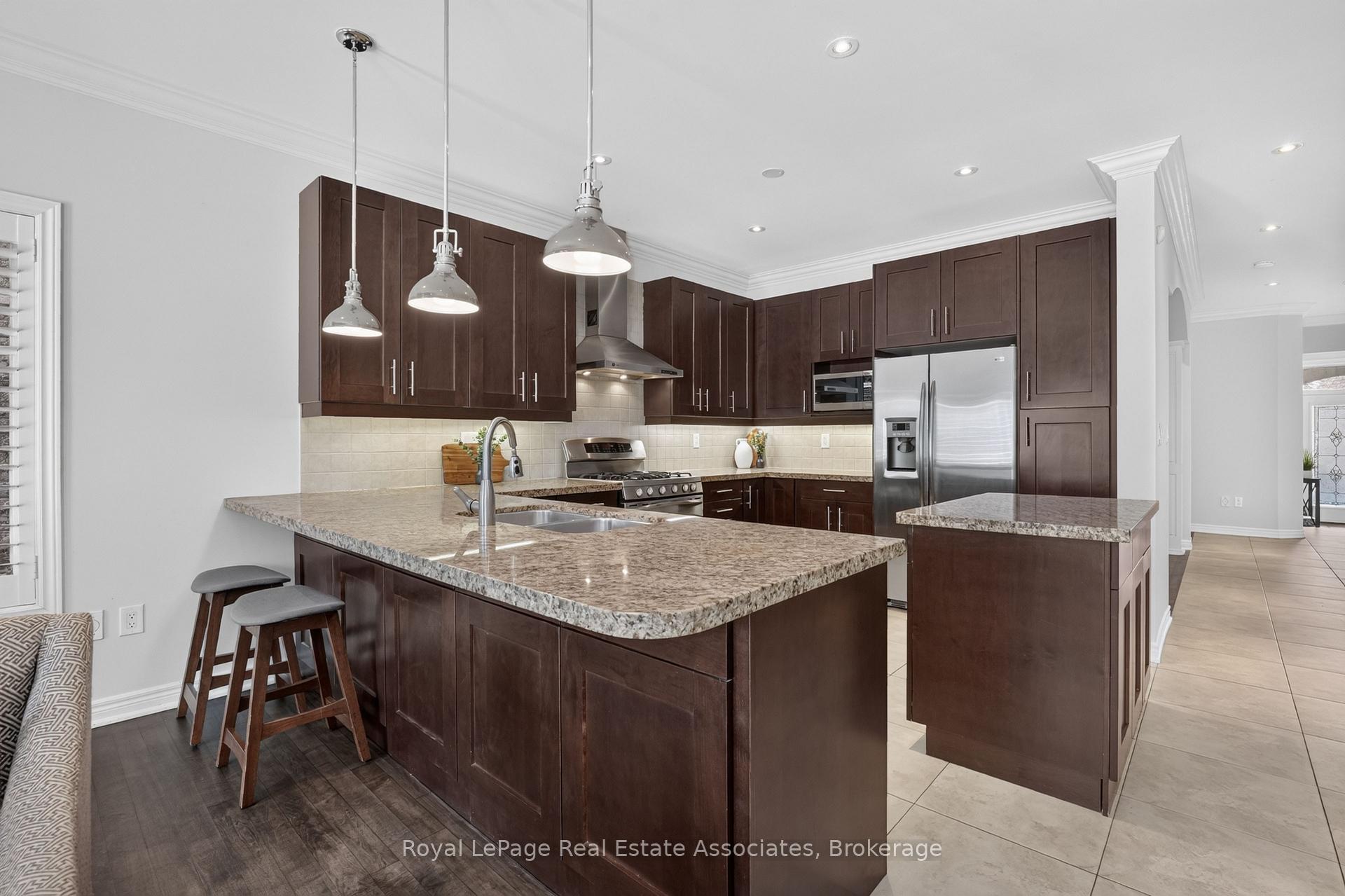 Photo 14 of 2320 Wuthering Heights Way, Oakville, Bronte Creek — HOMEH