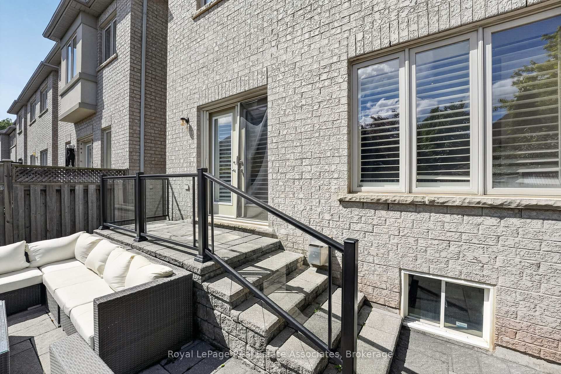 Photo 17 of 2320 Wuthering Heights Way, Oakville, Bronte Creek — HOMEH